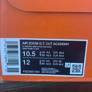 Nike Air Zoom G.T. Cut Academy in Orange and Gray
